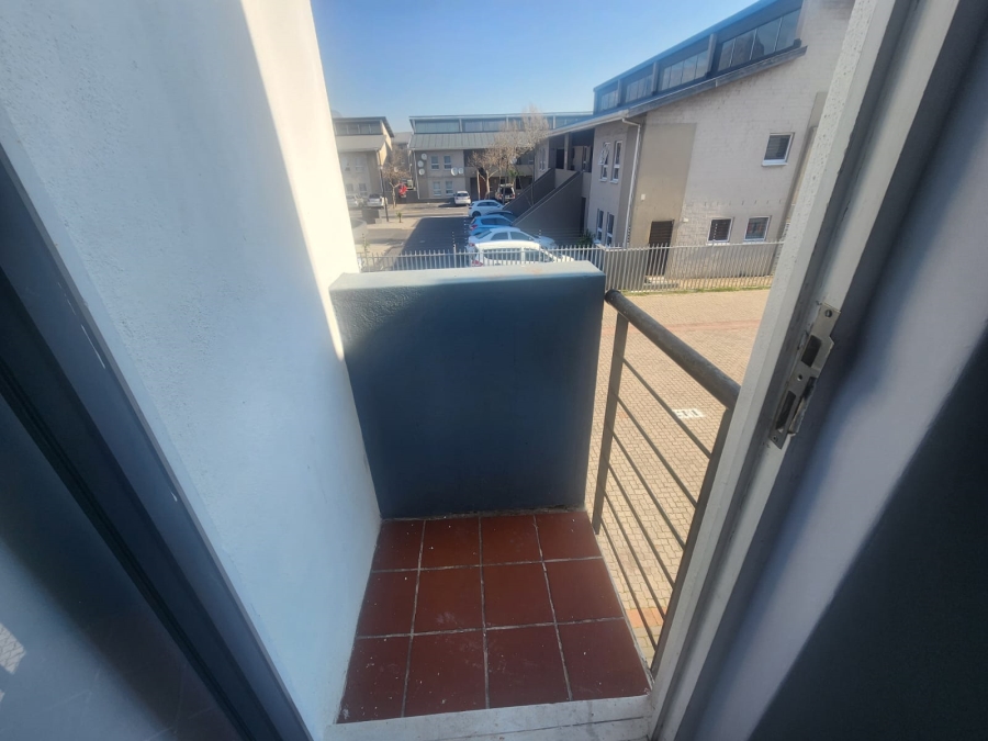 To Let 1 Bedroom Property for Rent in Maitland Western Cape